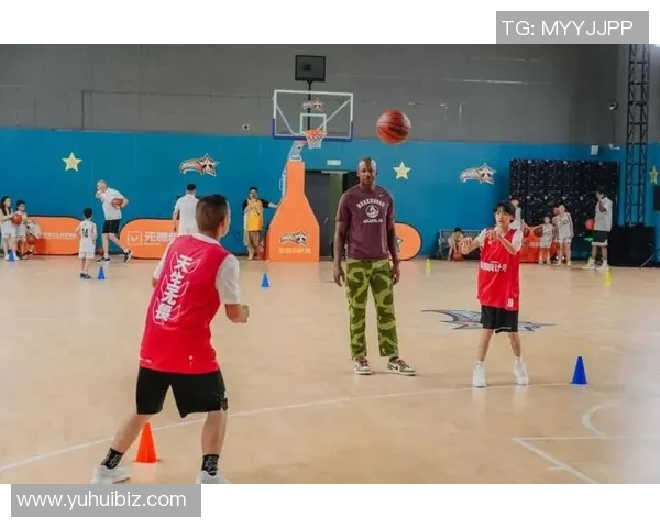 当篮球巨星携手足球明星展开跨界友谊交流引发热烈关注